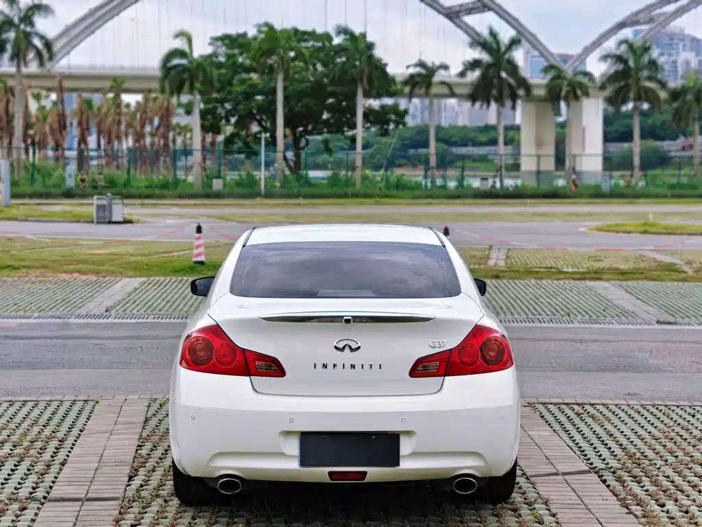 Infiniti G Series G25 Sedan Luxury Sport