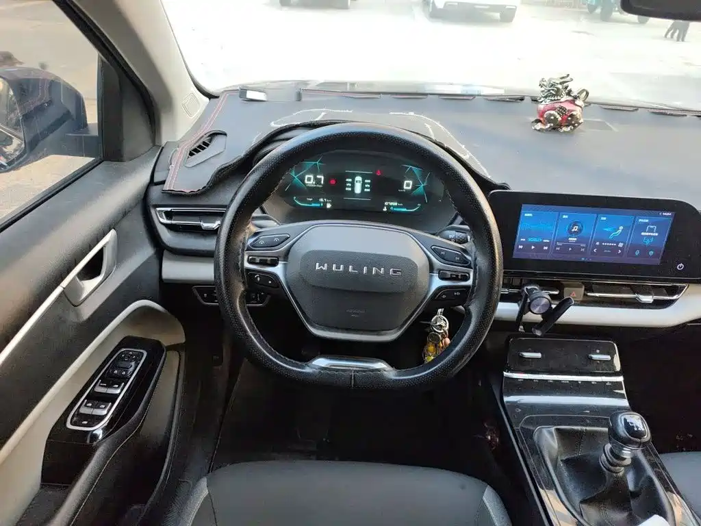 Wuling Victory 五菱凯捷 2020款 1.5 T 手动精英型