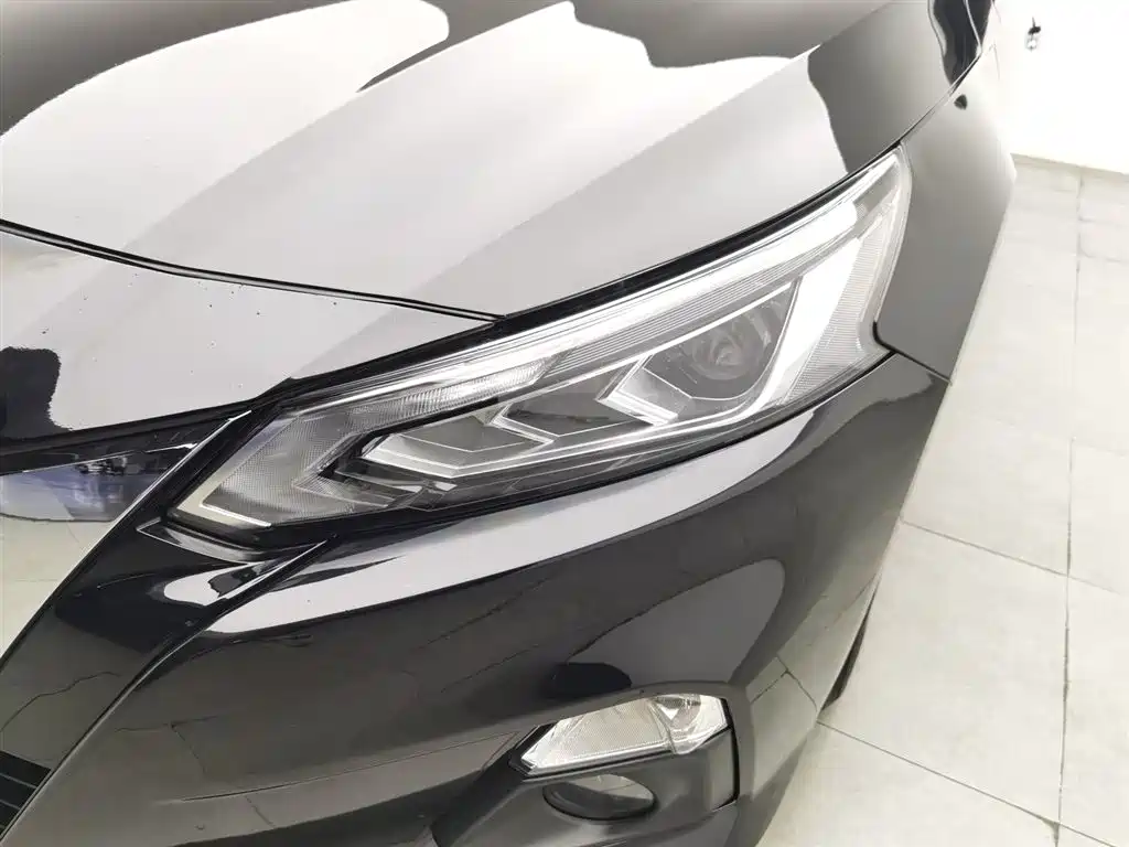 Teana 2.0 L XL Comfort