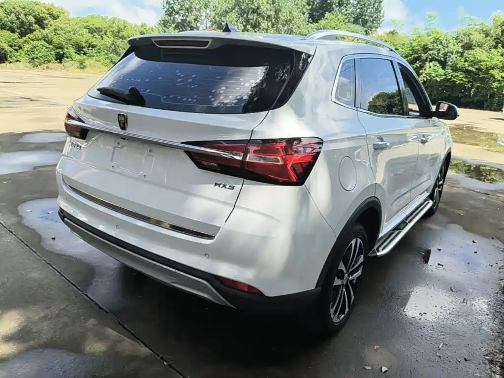 Roewe RX3 1.6 L CVT Flagship