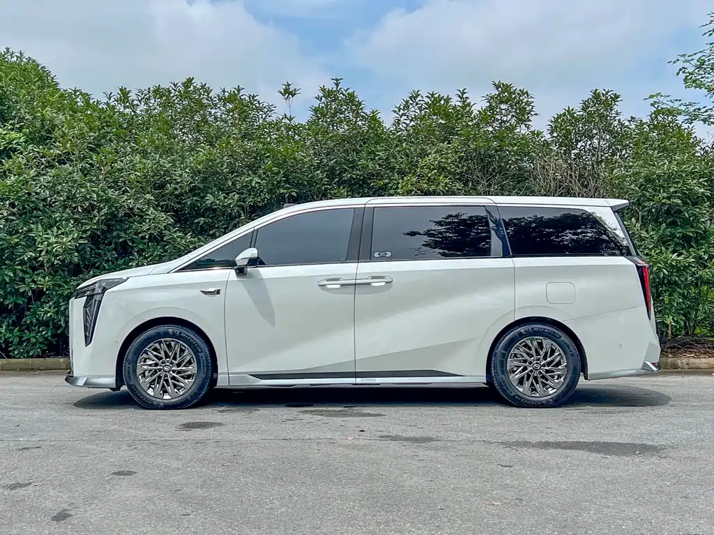 Trumpchi Xiangwang M8 Qiankun Series Ultra First Class