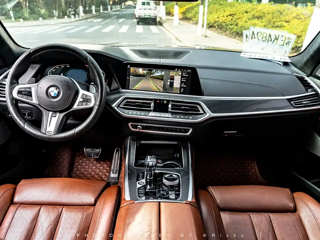 BMW X7 xDrive40 i Premium M Sport Package