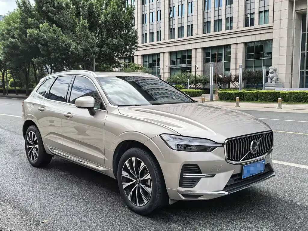 Volvo XC60 B5 4 WD Smart Ease Luxury