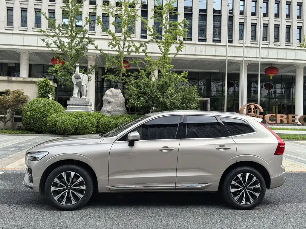 Volvo XC60 B5 4 WD Smart Ease Luxury