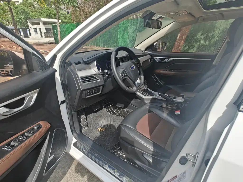 Vision 1.5 L Auto Distinguished