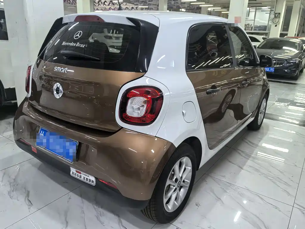 smart forfour 1.0 L 52 kW Agile