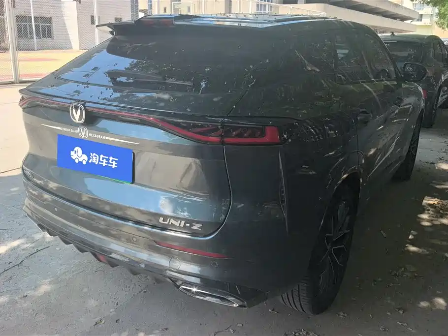Changan UNI-Z NEV Blue Whale Smart Electric iDD 125 km Outstanding
