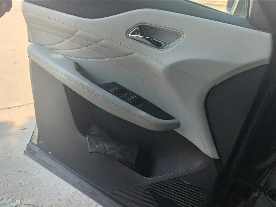 Changan UNI-Z NEV Blue Whale Smart Electric iDD 125 km Outstanding