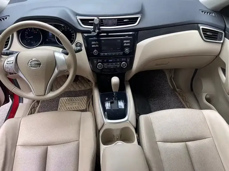 Nissan X-Trail 2.5 L CVT Luxury 4 WD