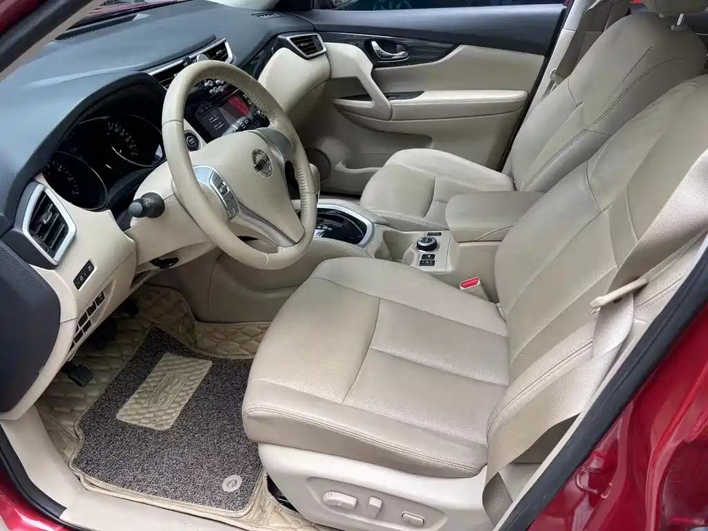 X-Trail 2.5 L CVT Luxury 4 WD