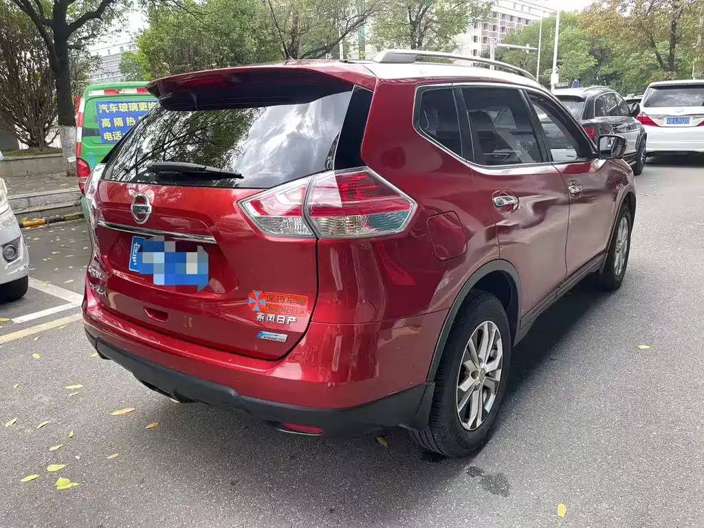 X-Trail 2.5 L CVT Luxury 4 WD