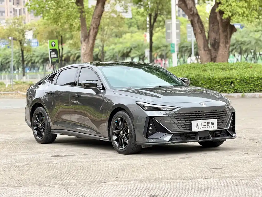 Changan UNI-V 1.5 T Distinguished