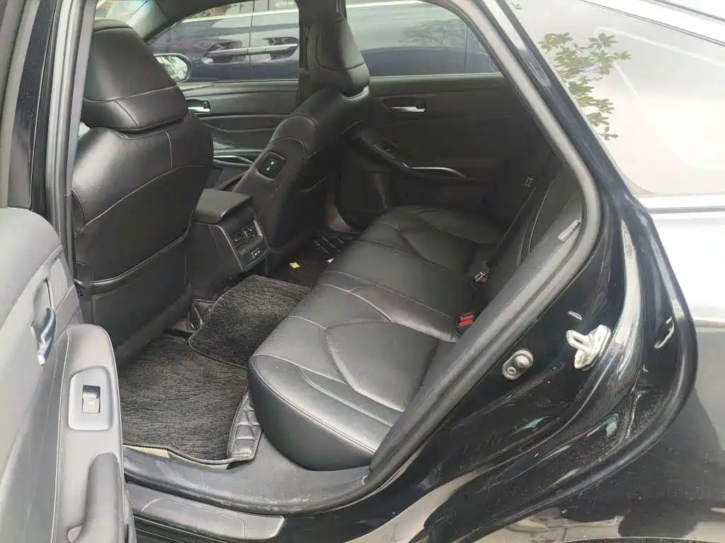 Avalon 2.5 L Luxury