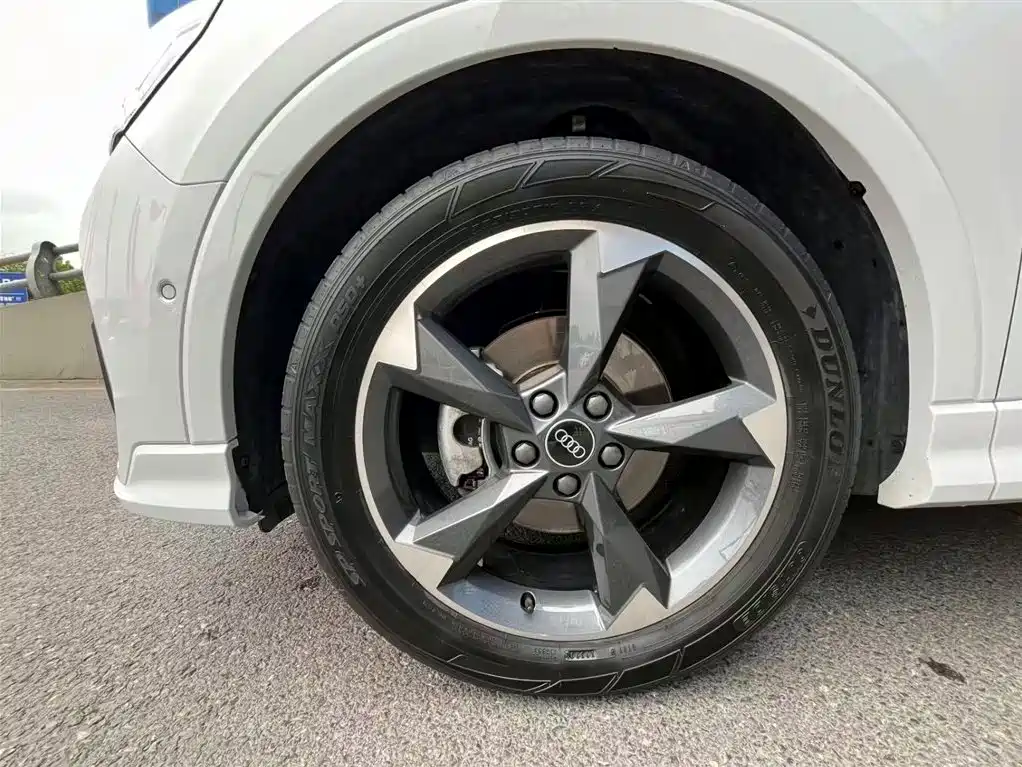 Audi Q3 35 TFSI Fashion Dynamic (1.5 T)