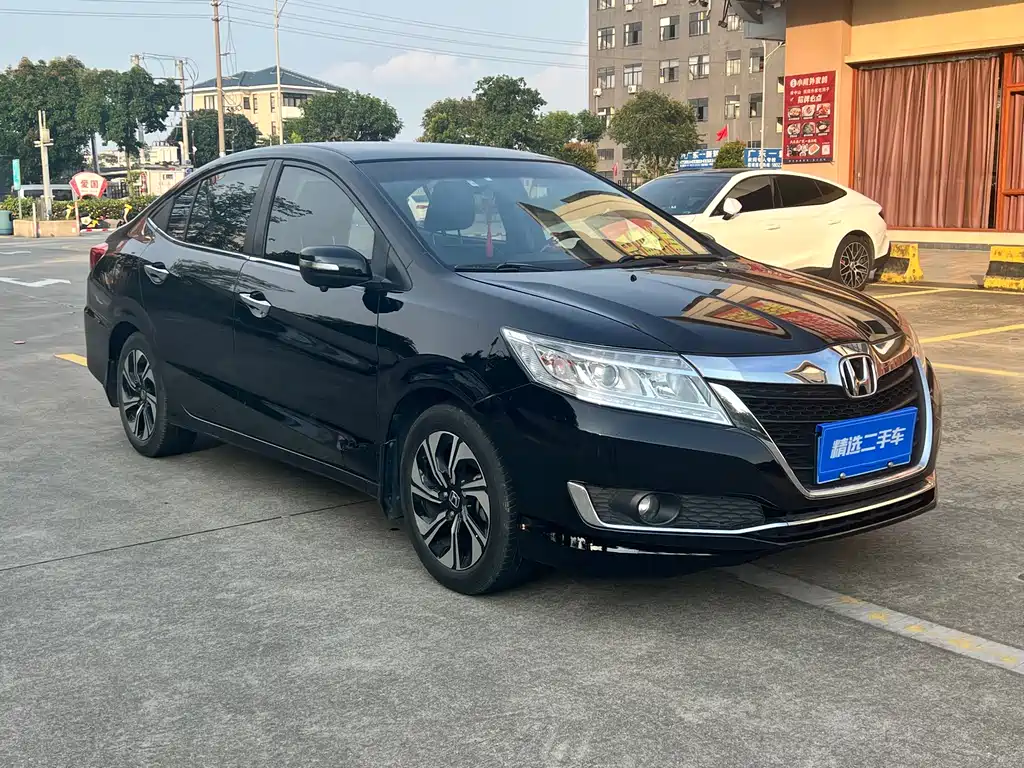 Crider 1.8 L CVT Comfort