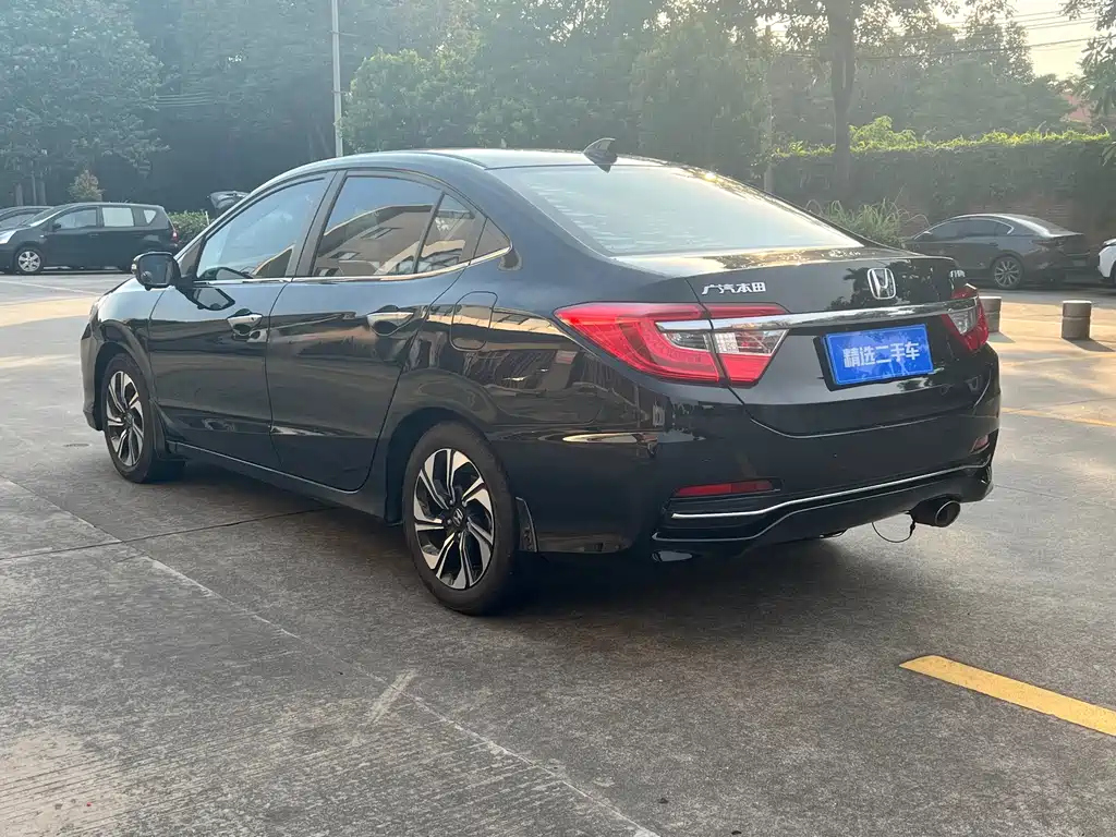 Crider 1.8 L CVT Comfort