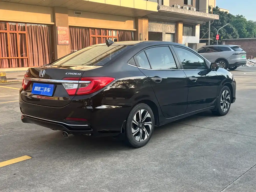 Crider 1.8 L CVT Comfort