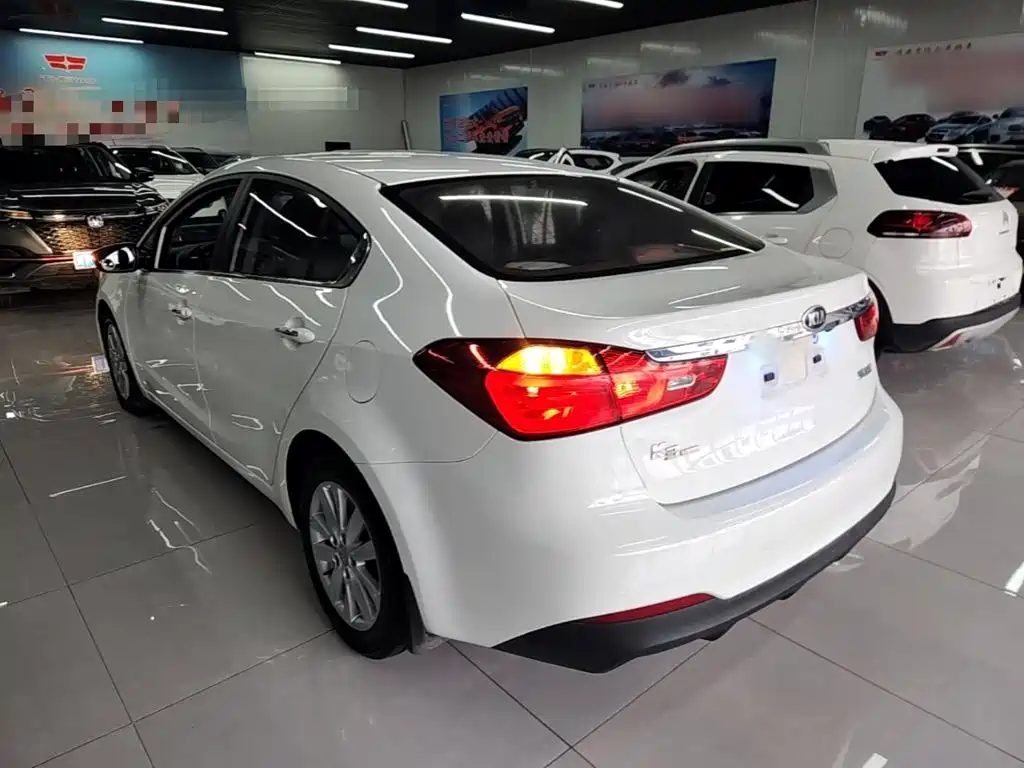 Kia K3 1.6 L Manual GLS