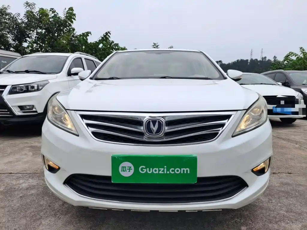 Eado 1.6 L Manual Luxury CN-V
