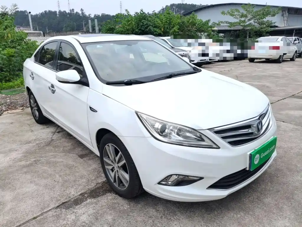 Eado 1.6 L Manual Luxury CN-V