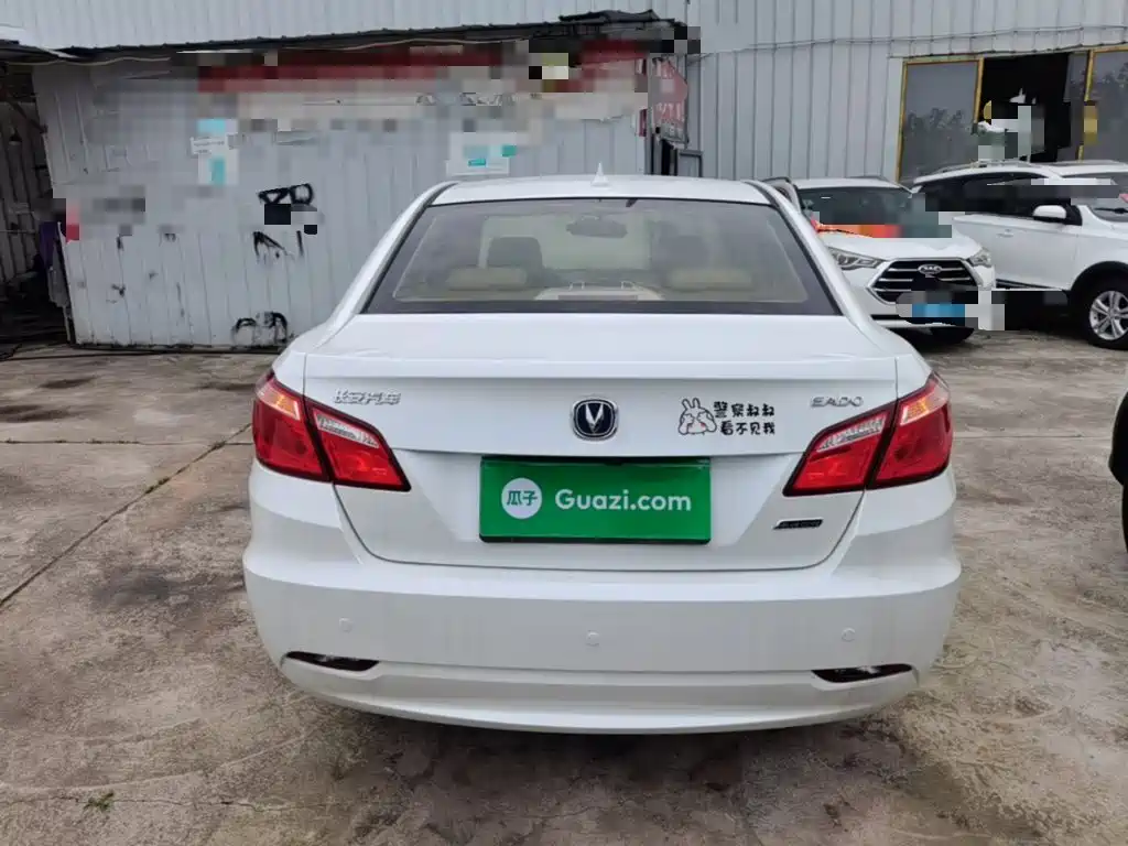 Eado 1.6 L Manual Luxury CN-V