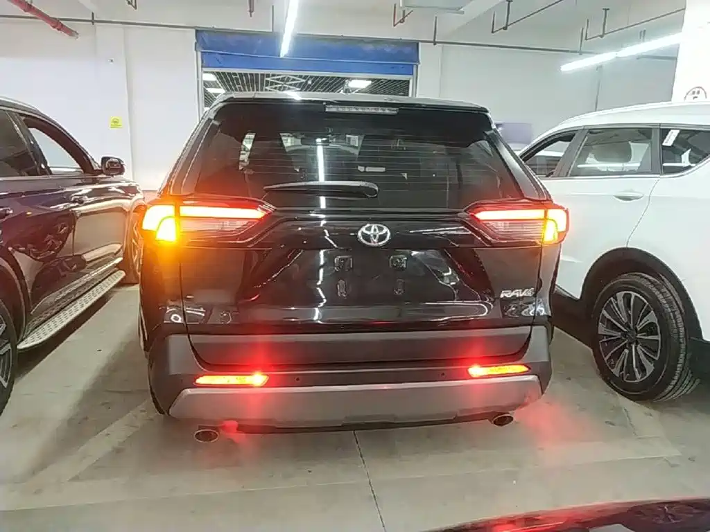 RAV4 2.0 L CVT 2 WD Style Plus