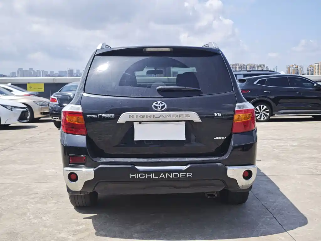 Highlander 2.7 L 2 WD 7-seat Elite