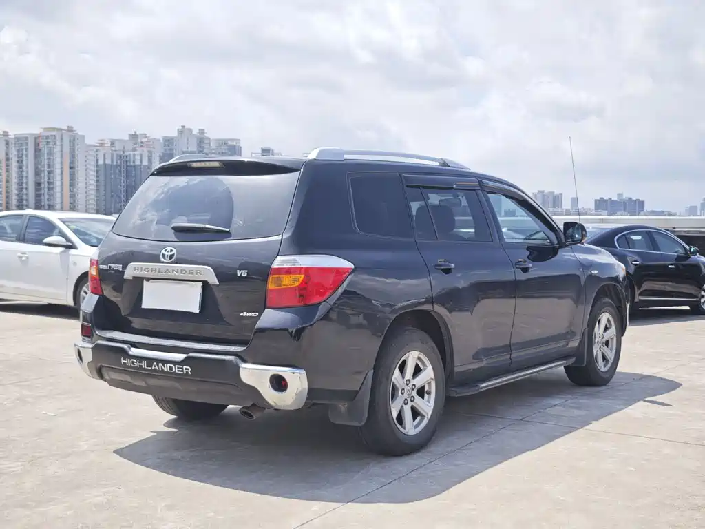 Highlander 2.7 L 2 WD 7-seat Elite