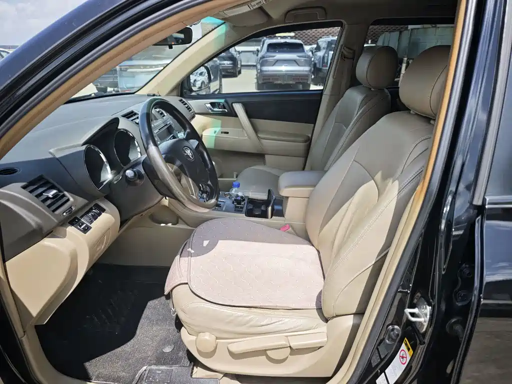 Highlander 2.7 L 2 WD 7-seat Elite