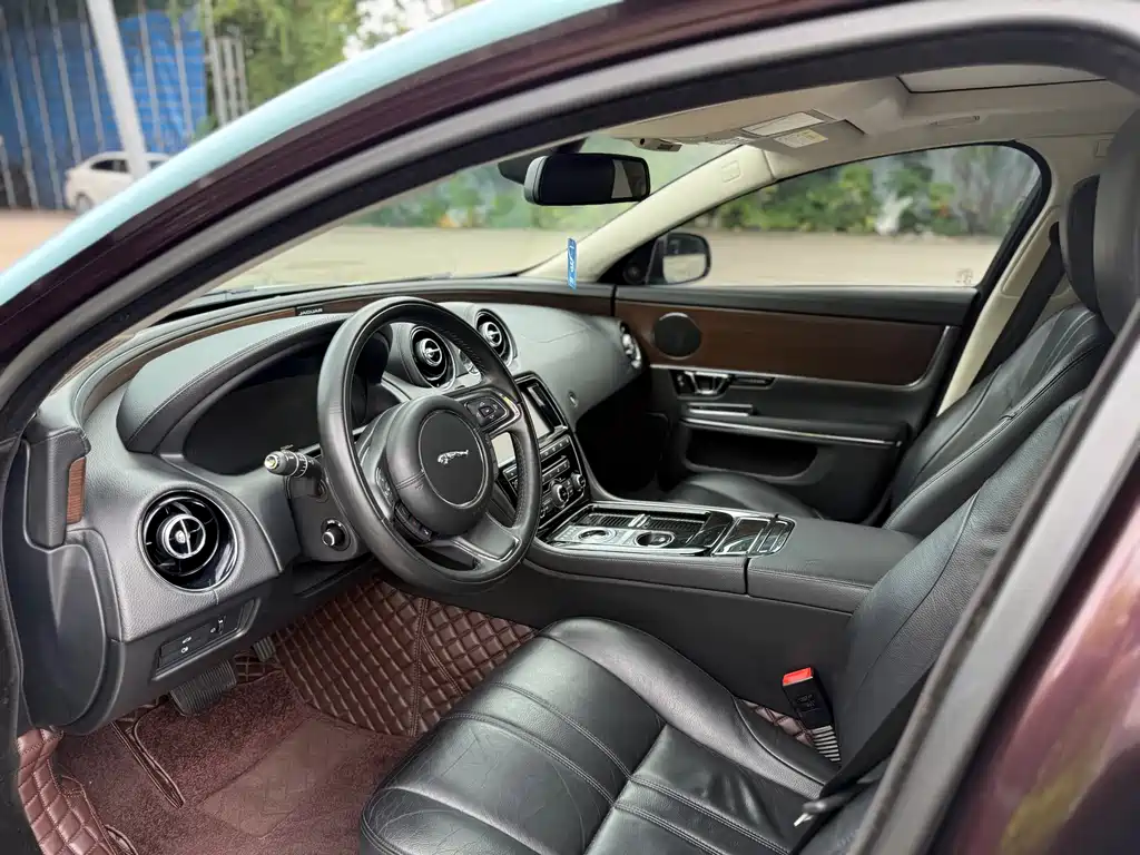 Jaguar XJ XJL 3.0 SC 2 WD Graceful Business