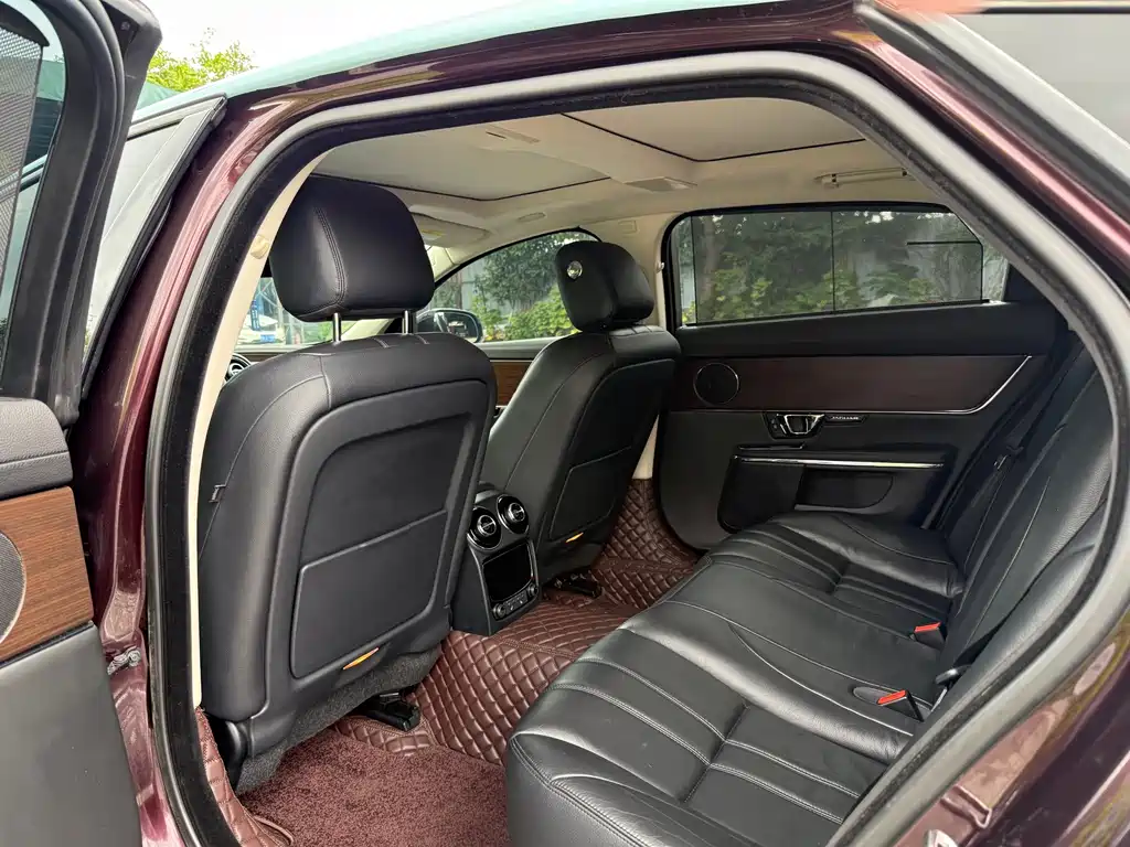 Jaguar XJ XJL 3.0 SC 2 WD Graceful Business