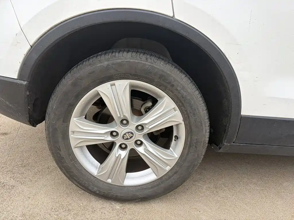 Besturn X80 2.0 L Auto Comfort Anniversary Commemorative