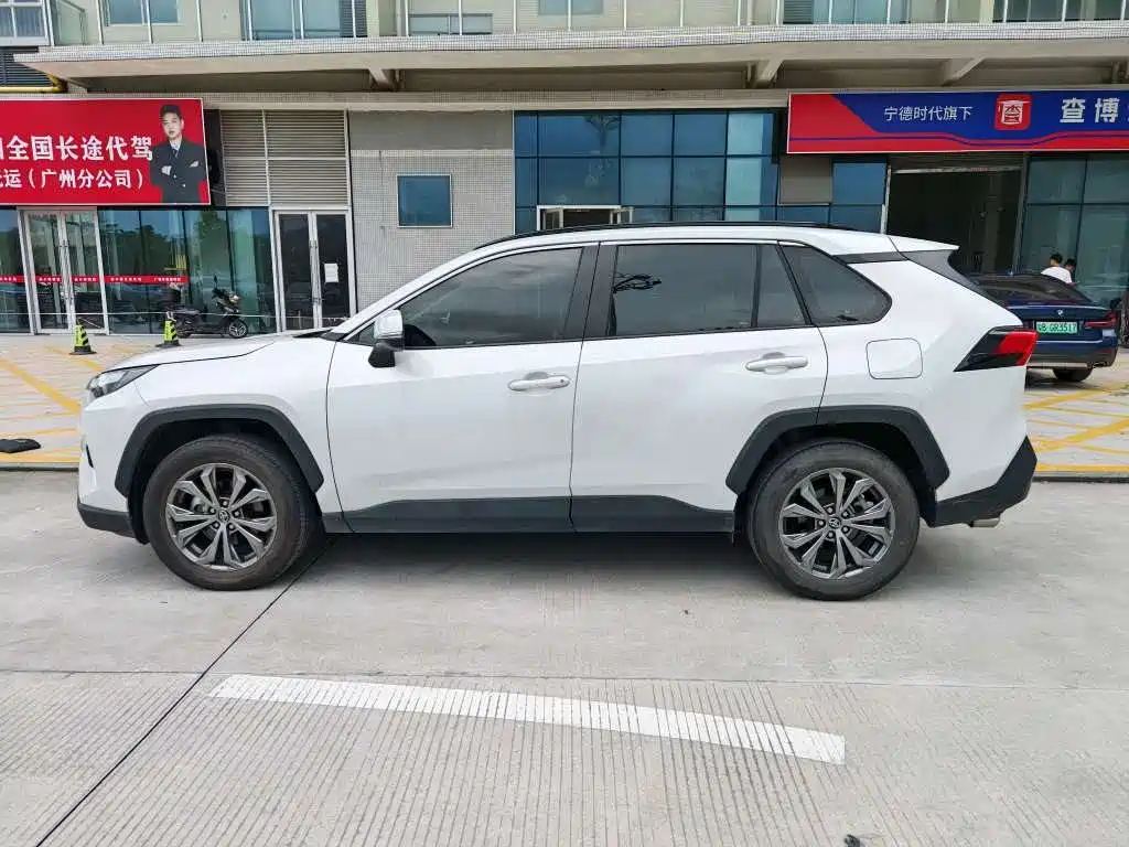 RAV4 2.0 L CVT 2 WD Style Plus