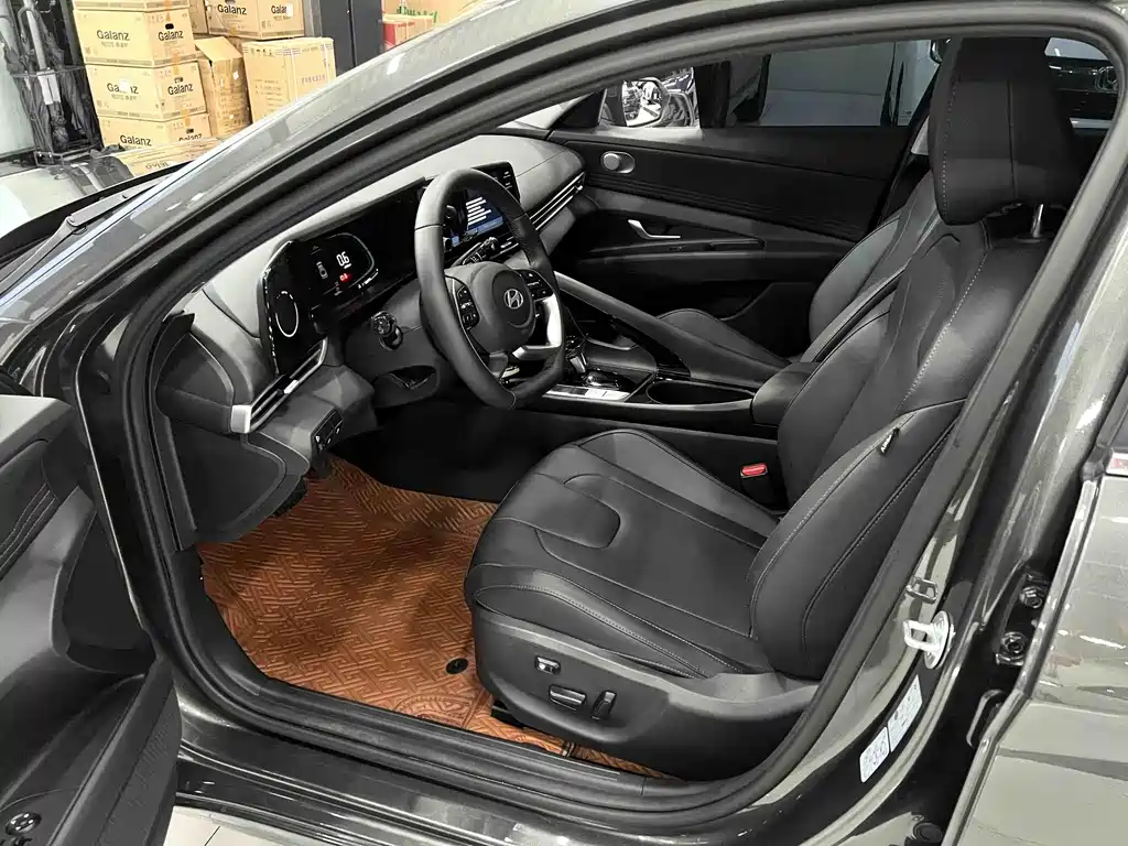 Elantra 1.5 L CVT GLX Elite