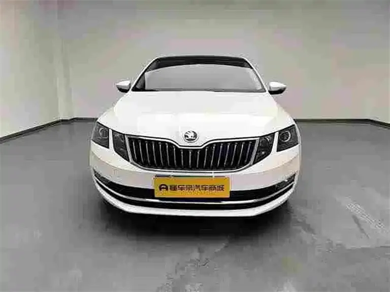 Skoda Octavia 1.5 L Auto Smart Travel Luxury CN-VI