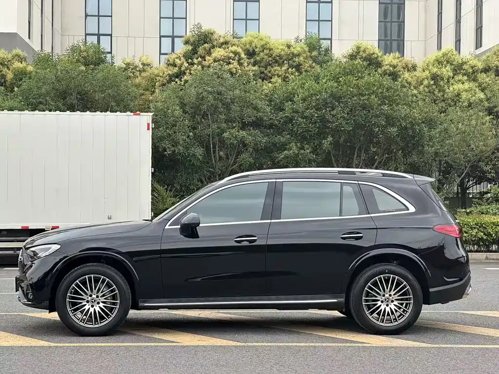 Mercedes-Benz GLC Facelift GLC 300 L 4 MATIC Dynamic 7-seat