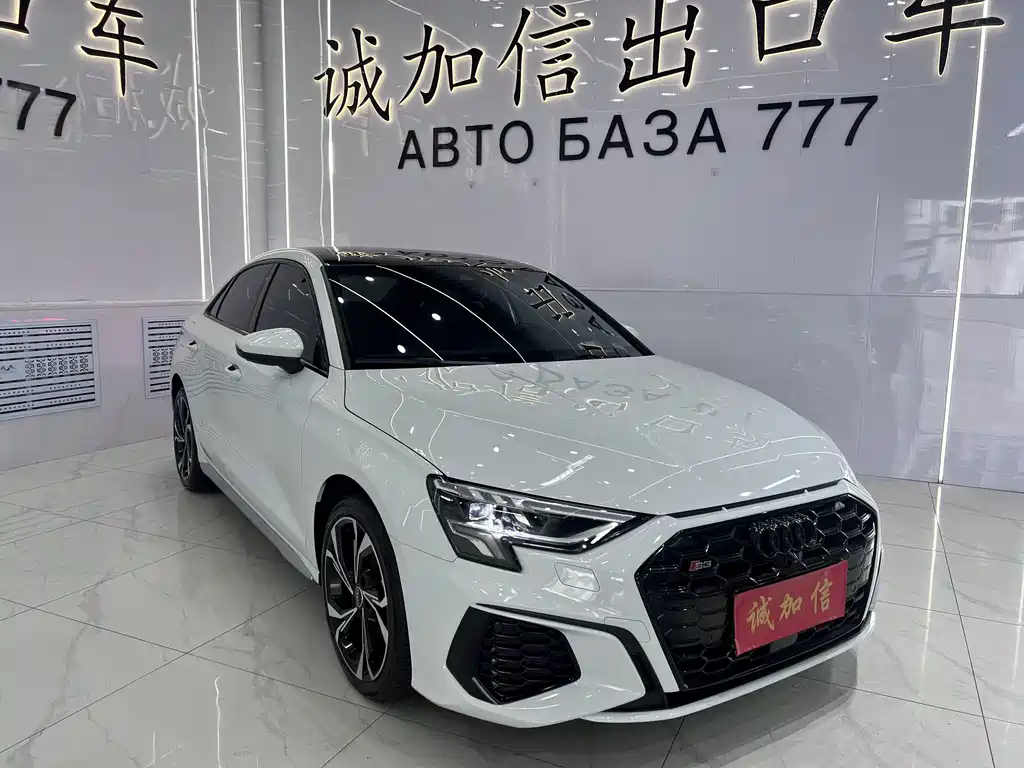 Audi A3 Facelift A3 L Limousine 35 TFSI Luxury Sport