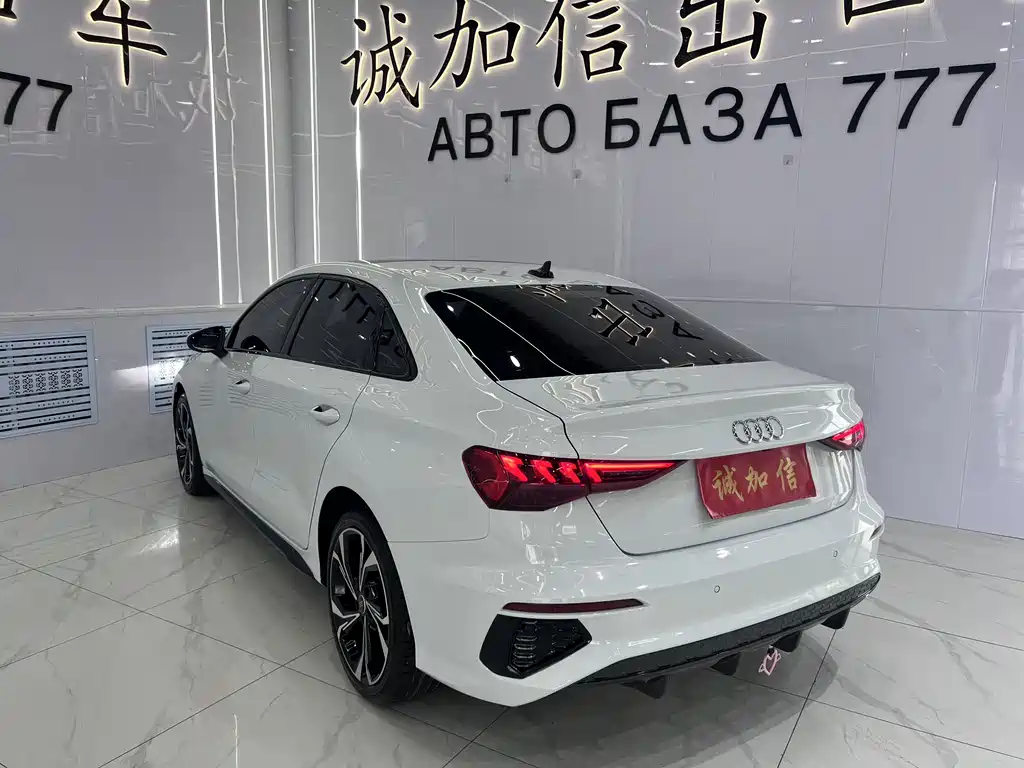 Audi A3 Facelift A3 L Limousine 35 TFSI Luxury Sport