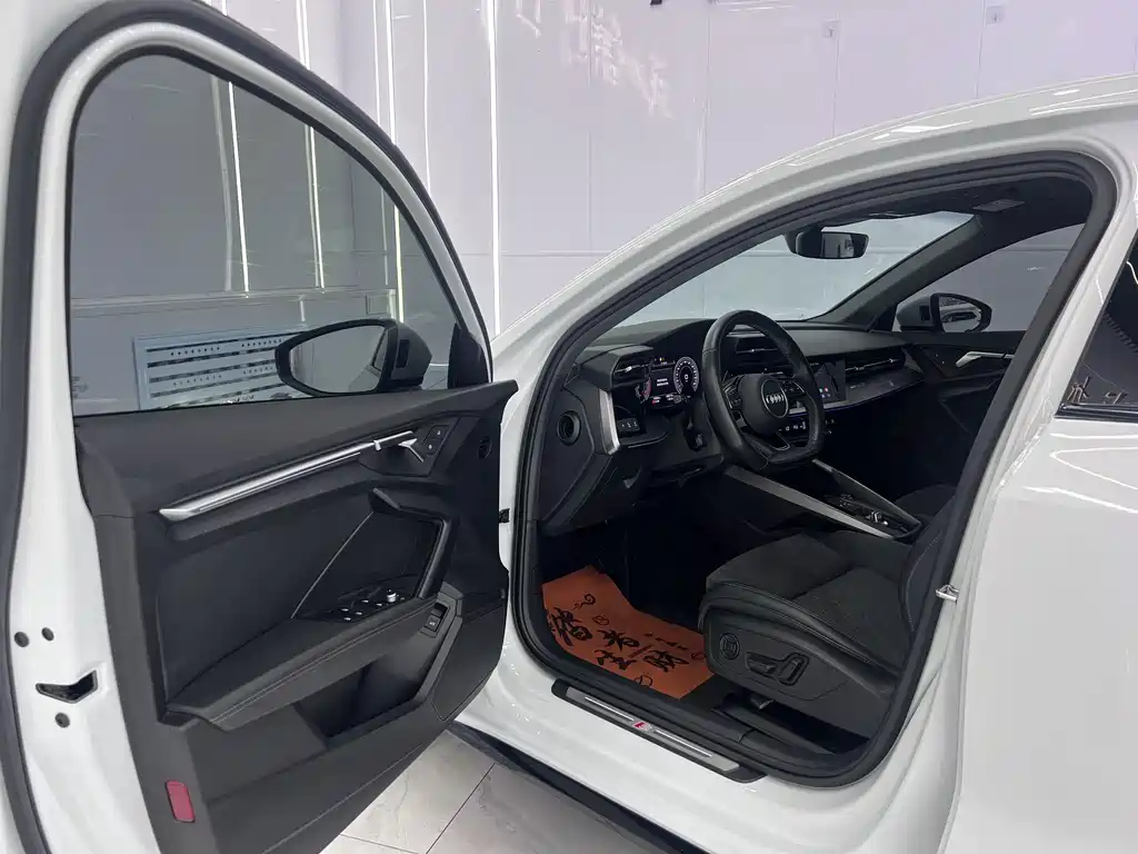 Audi A3 Facelift A3 L Limousine 35 TFSI Luxury Sport