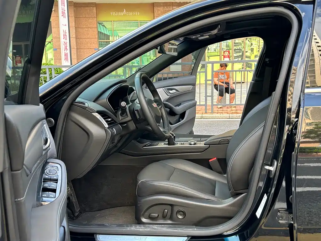 Cadillac CT5 28 T Distinguished