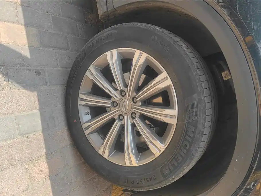 GAC Trumpchi GS8 传祺GS8 2020款 390 T 两驱豪华智联纪念版（七座）