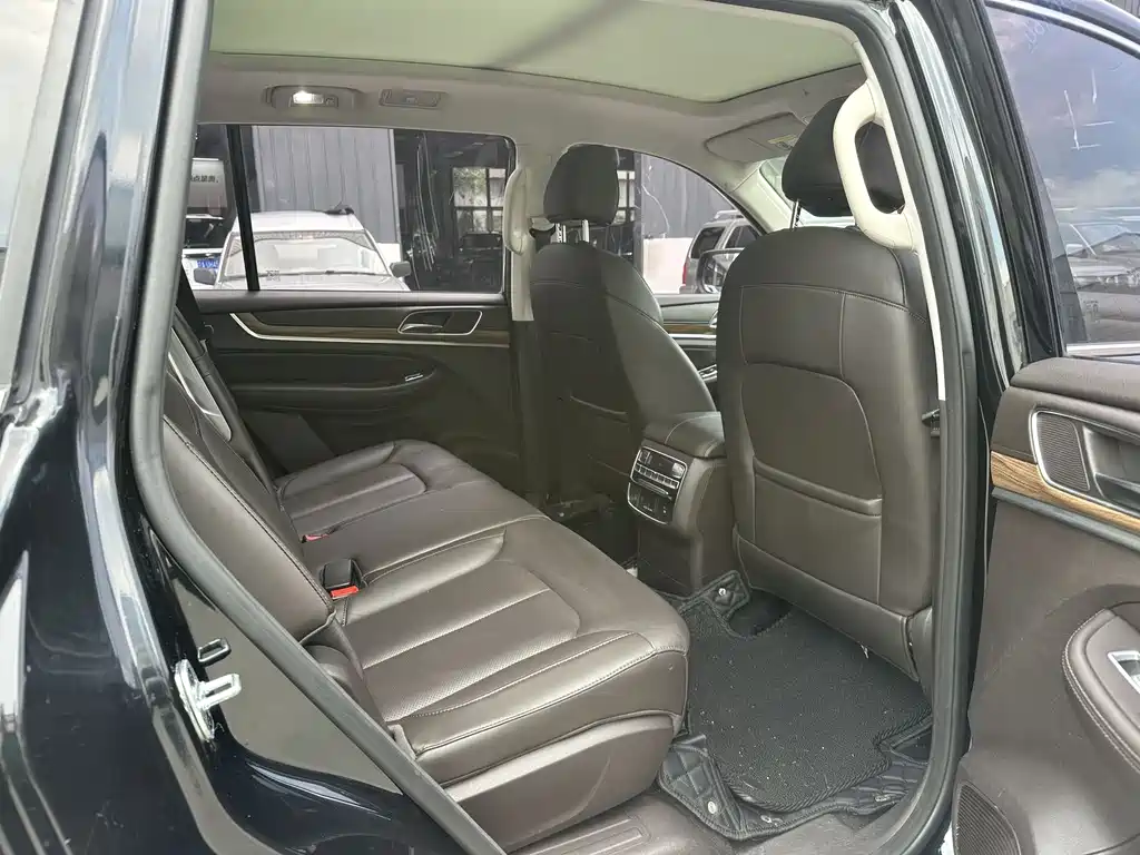 Roewe RX8 荣威RX8 2018款 30 T 智联网四驱旗舰版