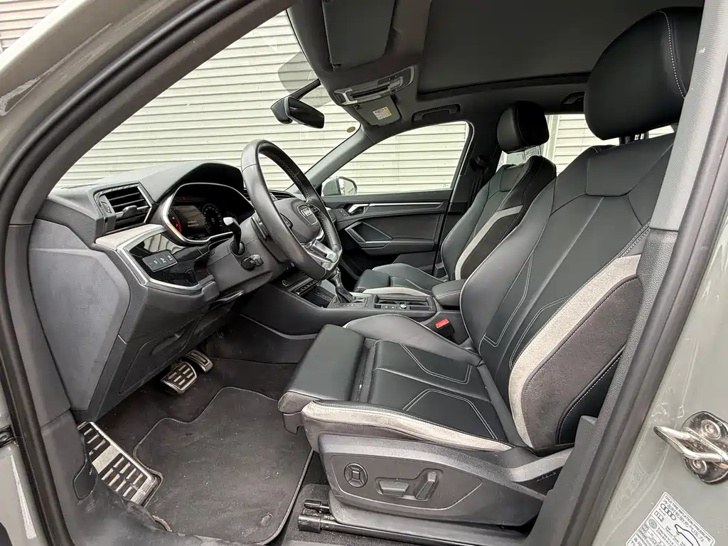 Audi Q3 35 TFSI Fashion Dynamic (1.5 T)