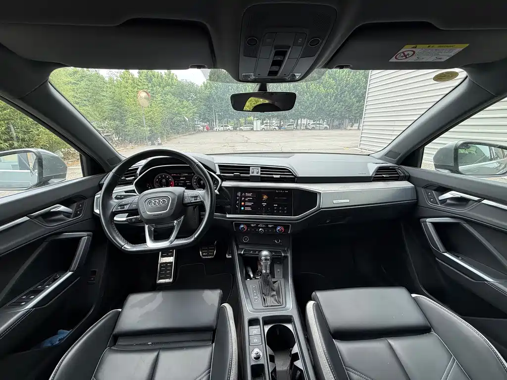 Audi Q3 35 TFSI Fashion Dynamic (1.5 T)
