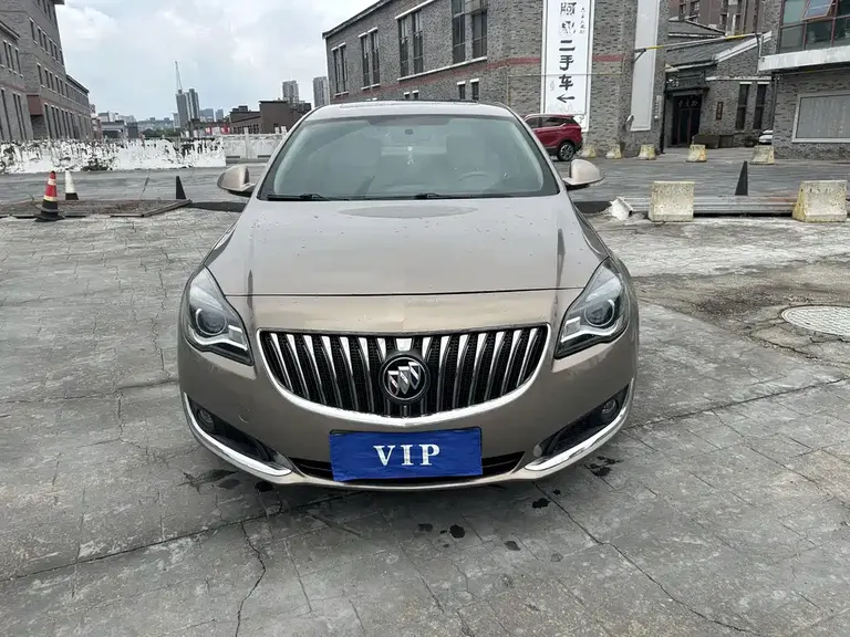 Buick Regal 2.0 L Leading Fashion