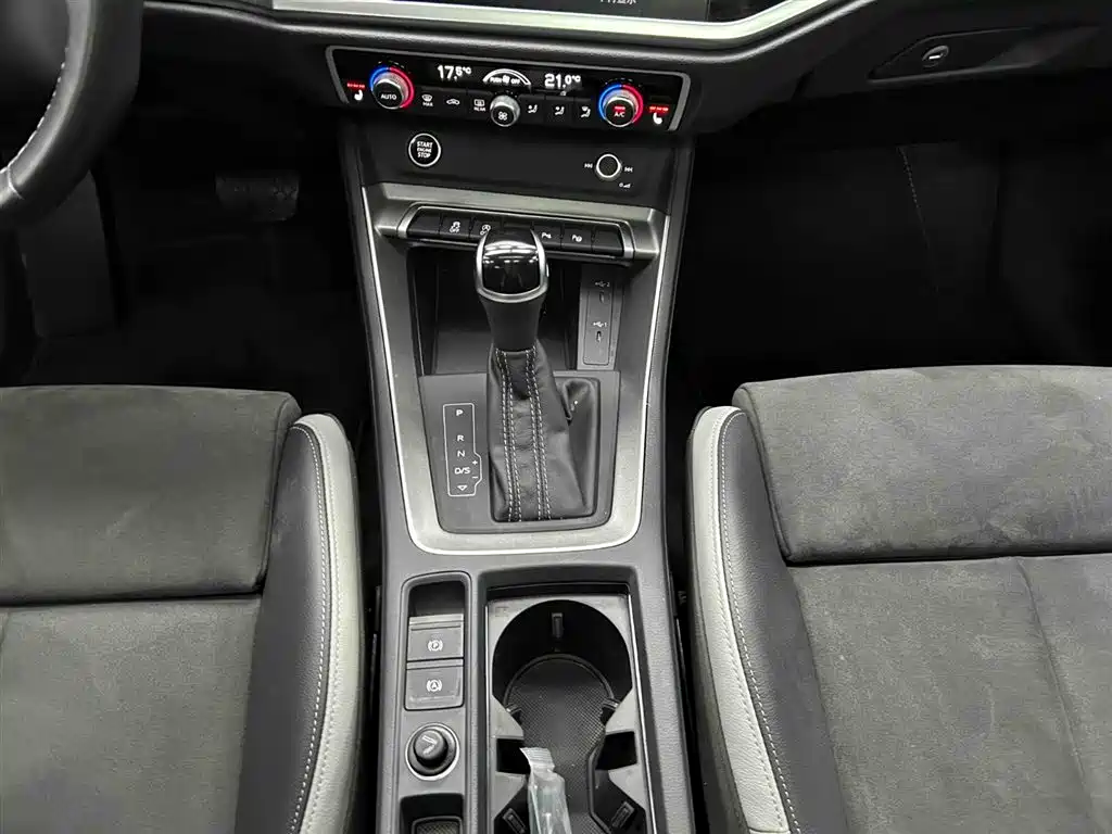 Audi Q3 35 TFSI Fashion Dynamic (1.4 T)