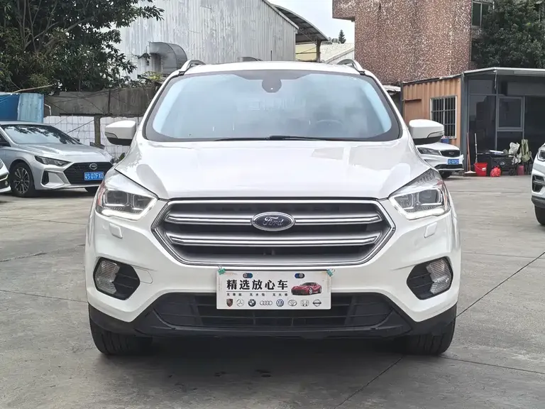 Ford Kuga EcoBoost 245 4 WD Grand Wing