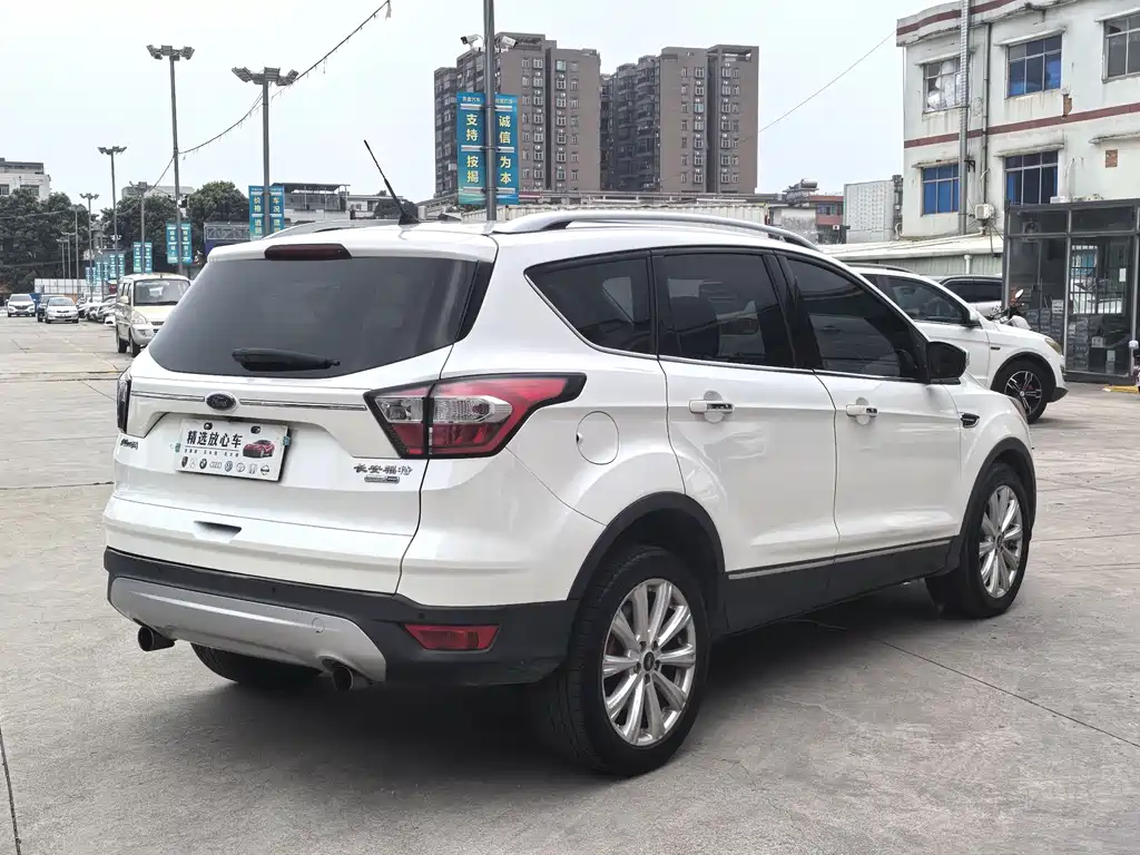 Kuga EcoBoost 245 4 WD Grand Wing