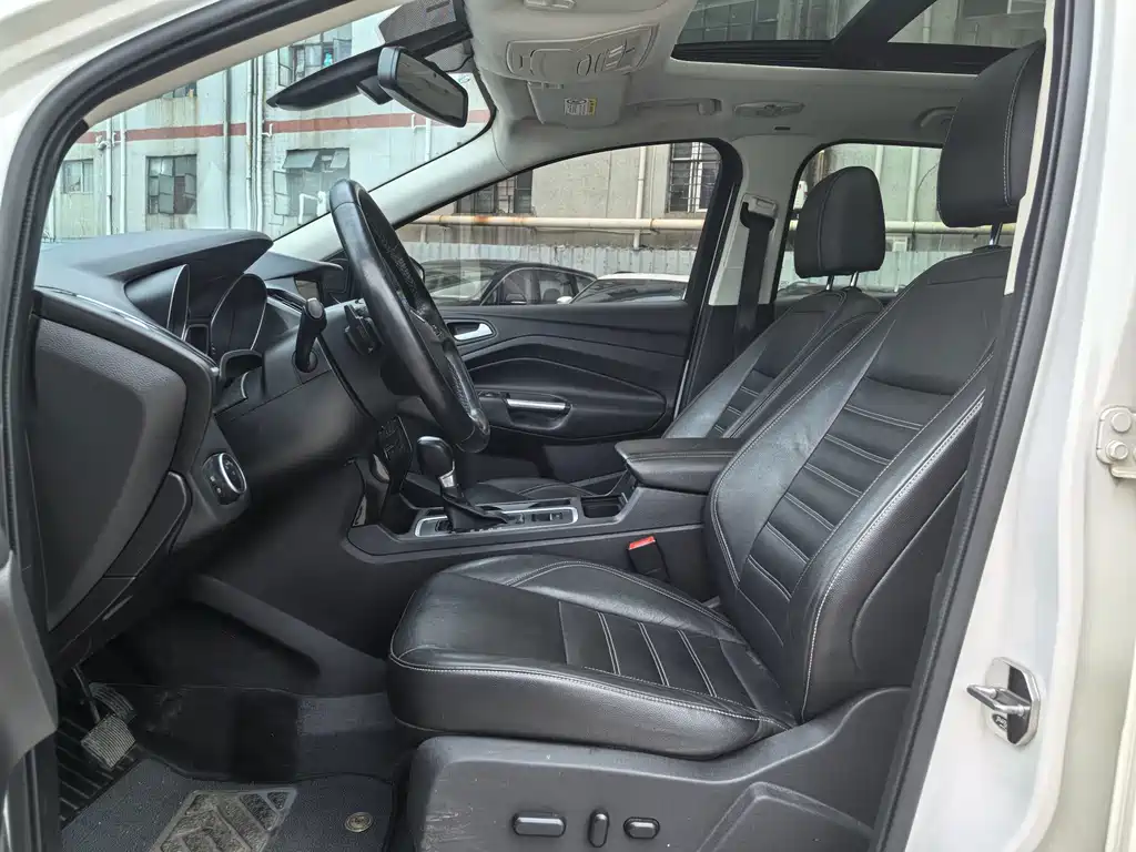 Kuga EcoBoost 245 4 WD Grand Wing
