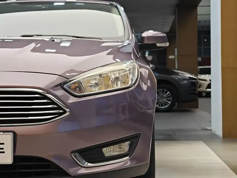Ford Focus Sedan 1.6 L Auto Style Smart Travel